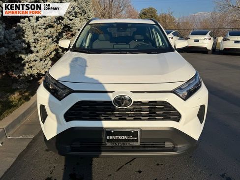 Used 2025 Toyota RAV4 XLE image 2