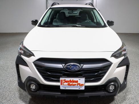 Used 2024 Subaru Outback Premium AWD/4WD image 4