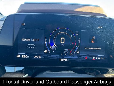 Used 2025 Chevrolet Tahoe High Country image 16