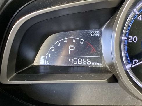 Used 2019 Toyota Yaris LE FWD image 19