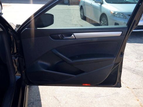 Used 2013 Volkswagen Passat 2.5 S image 23