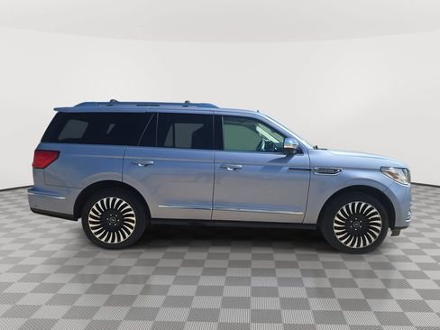 Used 2021 Lincoln Navigator Black Label w/ Cargo Convenience Package AWD/4WD image 8