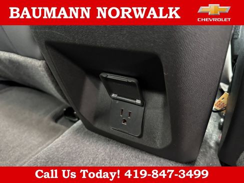 Used 2024 Chevrolet Colorado Z71 w/ Z71 Convenience Package 2 AWD/4WD image 32