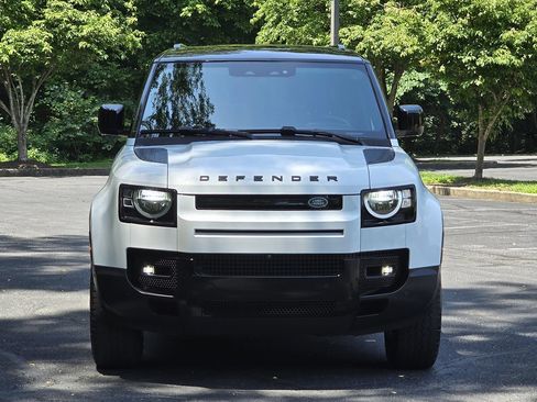 Used 2023 Land Rover Defender 90 S AWD/4WD image 9