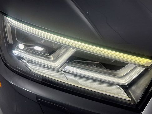 Used 2018 Audi Q5 2.0T Premium Plus w/ Premium Plus Package image 39