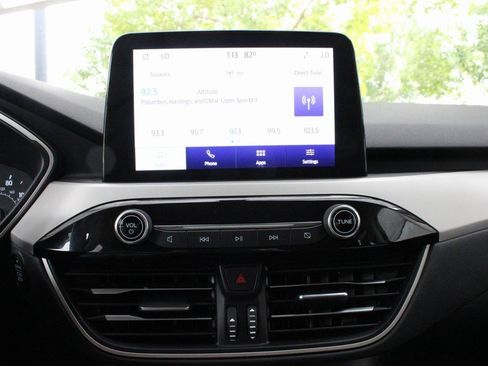 Used 2022 Ford Escape SEL image 5