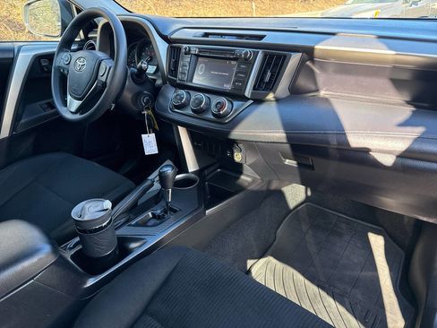 Used 2015 Toyota RAV4 LE image 27