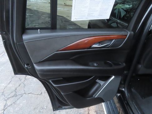 Used 2019 Cadillac Escalade Premium Luxury image 43