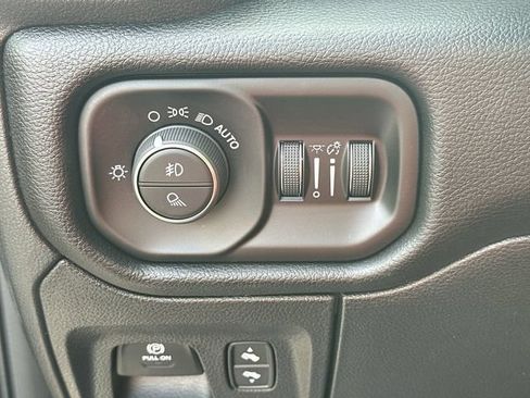 Used 2026 RAM 1500 Laramie AWD/4WD image 18