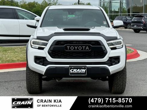 Used 2022 Toyota Tacoma TRD Pro AWD/4WD image 2