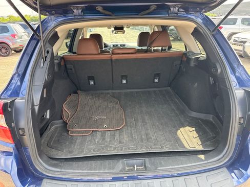 Used 2017 Subaru Outback 3.6R Touring AWD/4WD image 14