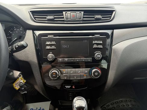 Used 2018 Nissan Rogue Sport S AWD/4WD image 19
