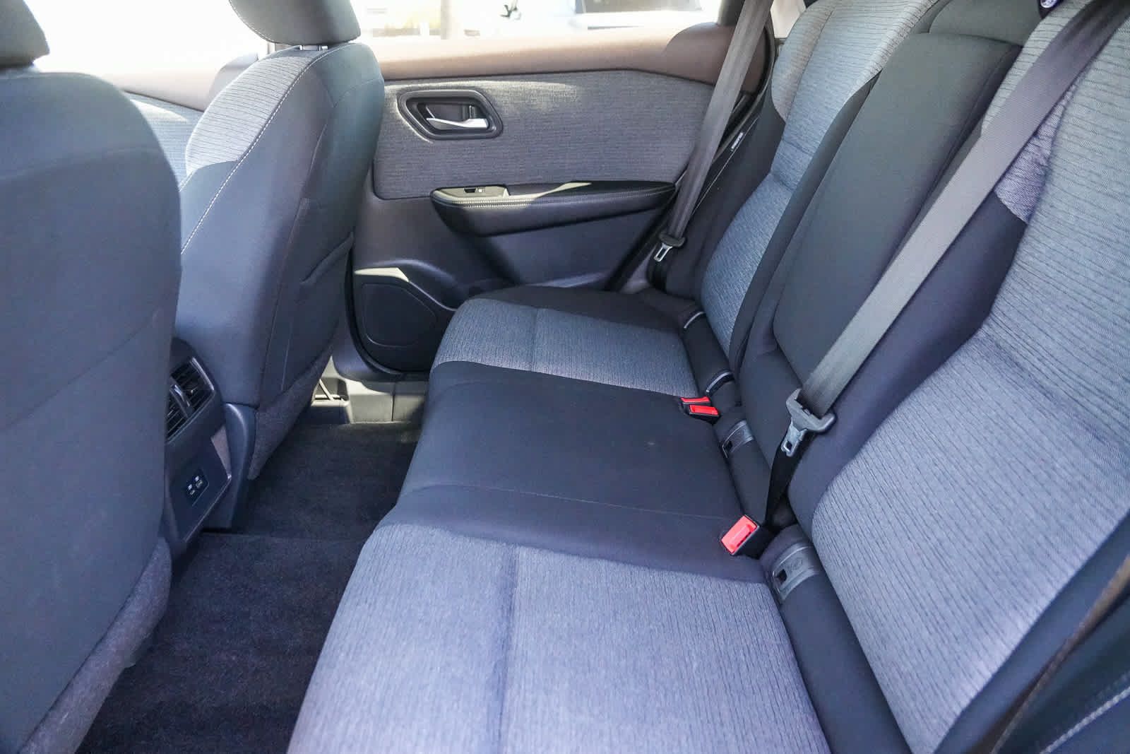Used 2023 Nissan Rogue SV FWD image 21