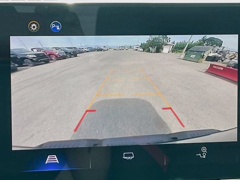 Used 2023 Chevrolet Colorado Z71 w/ Z71 Convenience Package 2 AWD/4WD image 14
