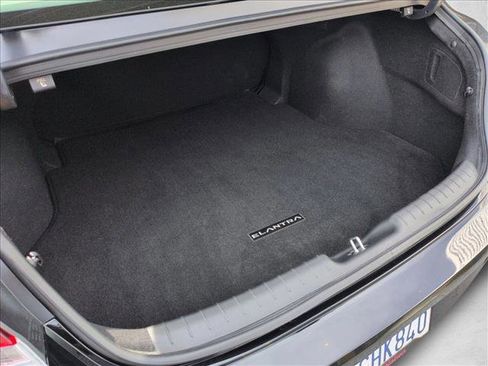 Used 2023 Hyundai Elantra SEL w/ Convenience Package image 6