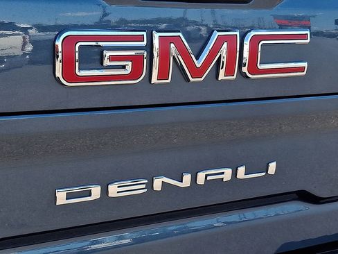 Used 2025 GMC Sierra 2500 Denali w/ Denali Reserve Package AWD/4WD image 32