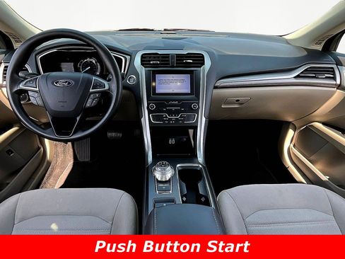 Used 2019 Ford Fusion SE image 8