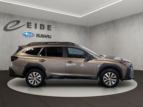 Used 2024 Subaru Outback Premium AWD/4WD image 5