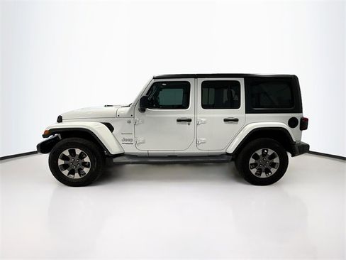 Used 2018 Jeep Wrangler Unlimited Sahara image 4