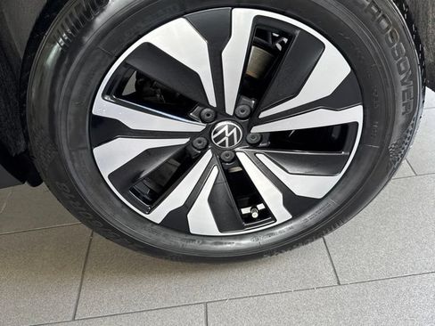 Certified 2024 Volkswagen Atlas SE FWD image 22