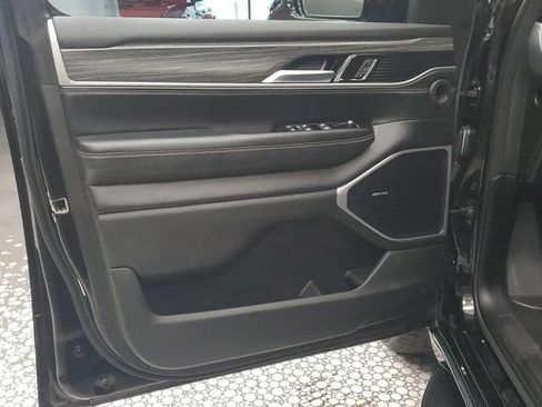 Used 2024 Jeep Wagoneer Series II w/ Flexible Seating Group RWD image 22