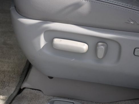 Used 2009 Toyota Sienna XLE image 12