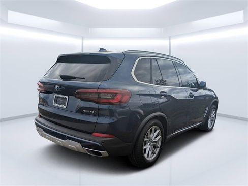 Used 2020 BMW X5 xDrive40i w/ Convenience Package image 3