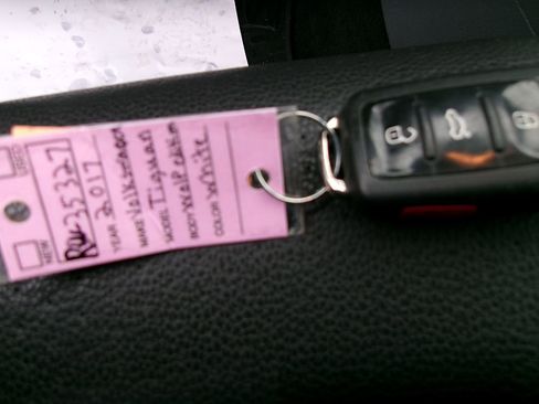 Used 2017 Volkswagen Tiguan Wolfsburg Edition image 21