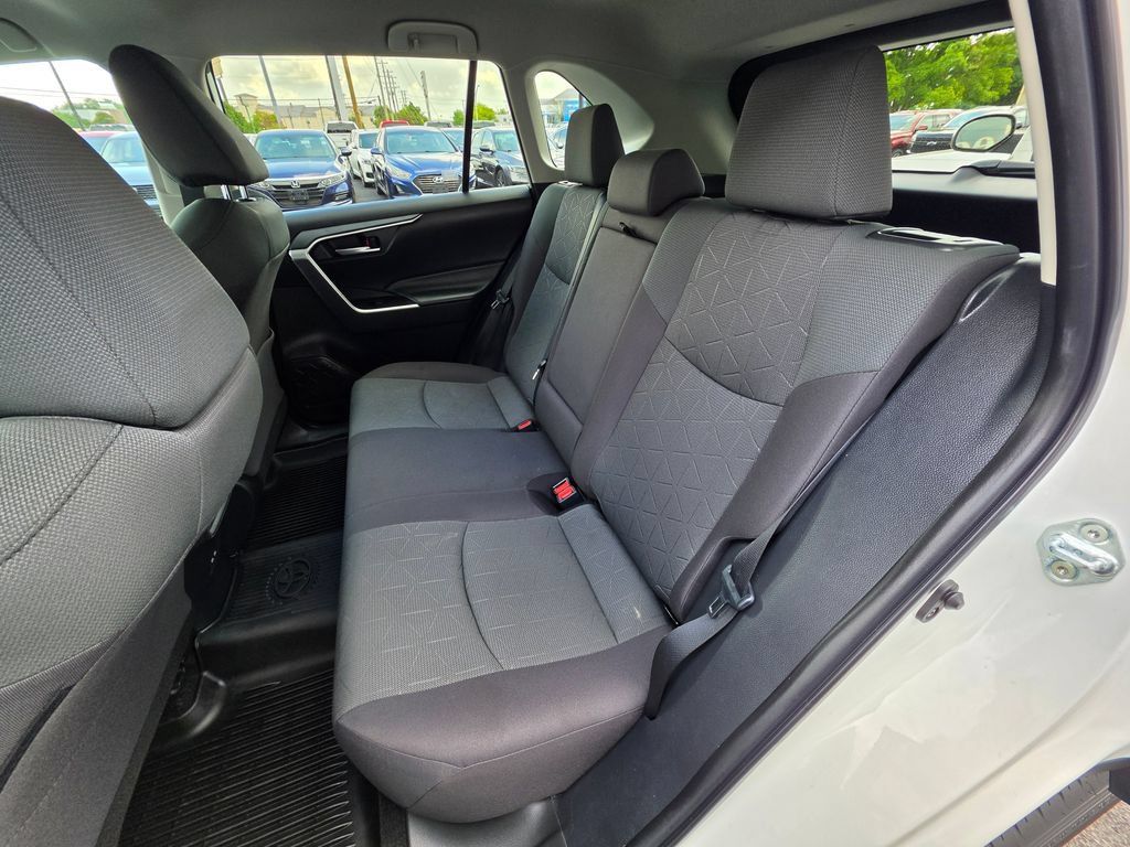 Used 2023 Toyota RAV4 XLE FWD image 5