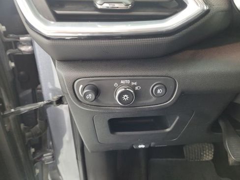 Used 2022 Chevrolet TrailBlazer LT FWD image 14