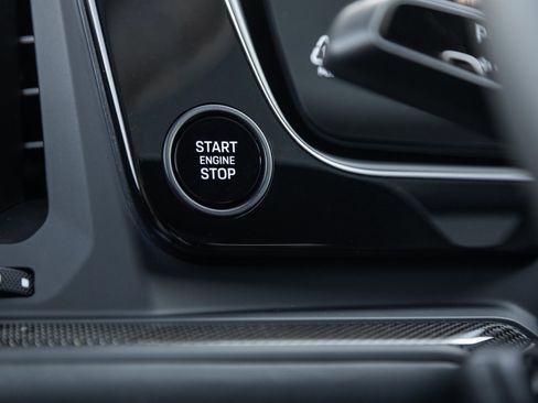 New 2026 Porsche Cayenne GTS image 17