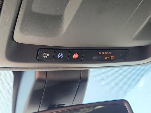 Used 2021 Chevrolet Suburban Z71 w/ Luxury Package image 20