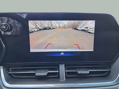 Used 2024 Chevrolet Trax ACTIV w/ Sunroof Package image 22