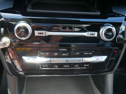 Certified 2024 Ford Explorer ST-Line w/ Class IV Trailer Tow Package AWD/4WD image 23