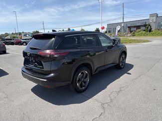 Used 2024 Nissan Rogue SV AWD/4WD video 3