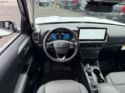 Used 2025 Ford Bronco Sport Badlands image 6