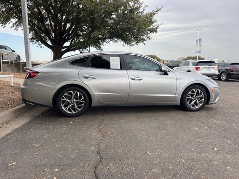 Used 2022 Hyundai Sonata SEL w/ Preferred Accessory Package image 8