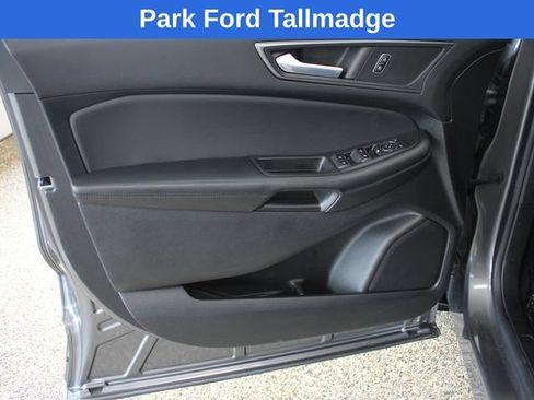 Used 2022 Ford Edge SE w/ Black Appearance Package AWD/4WD image 11