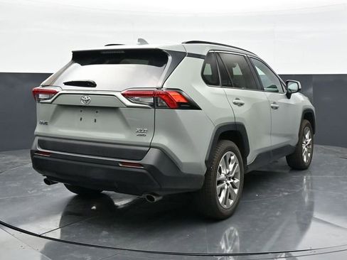 Used 2019 Toyota RAV4 XLE Premium w/ Cold Weather Package AWD/4WD image 7