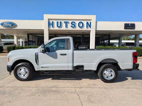 Used 2025 Ford F350 XL w/ 360-Degree Camera Package RWD image 1