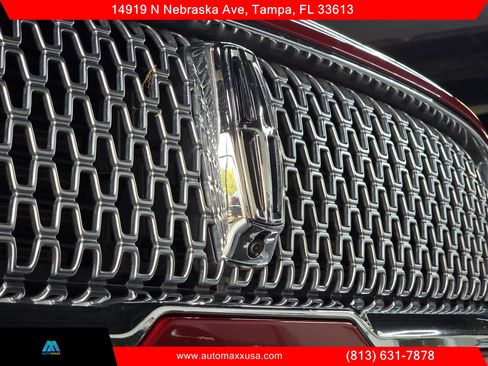 Used 2017 Lincoln Continental Reserve w/ Technology Package FWD image 4