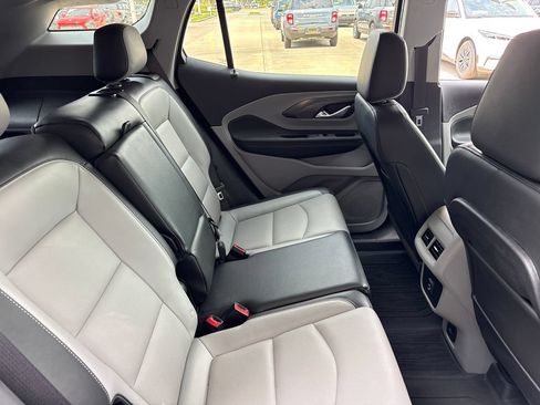 Used 2022 GMC Terrain SLT w/ Tech Package FWD image 27