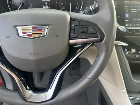 Used 2024 Cadillac XT6 Premium Luxury image 5