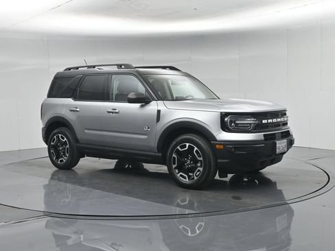 Certified 2023 Ford Bronco Sport Outer Banks w/ Tech Package AWD/4WD image 27