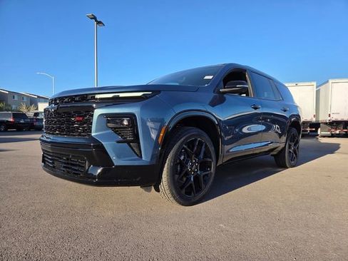 New 2026 Chevrolet Traverse RS w/ LPO, Floor Liner Package image 2