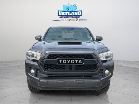 Used 2017 Toyota Tacoma TRD Sport image 35