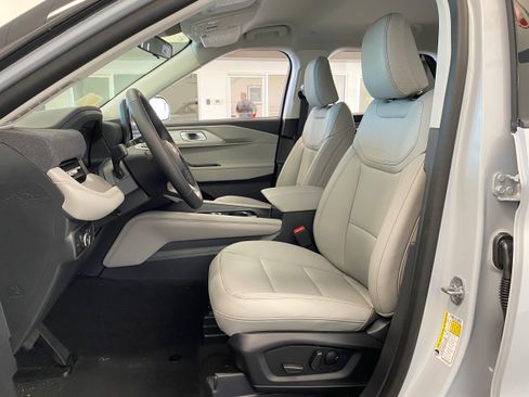 New 2026 Ford Explorer Active w/ Active Comfort Package AWD/4WD image 15