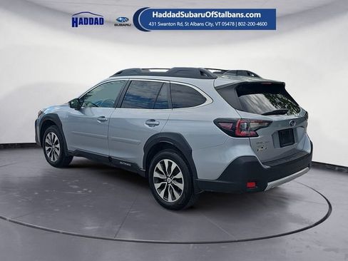 Used 2023 Subaru Outback Limited AWD/4WD image 3