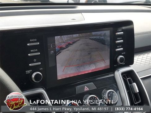 Used 2022 Kia Sorento LX image 19