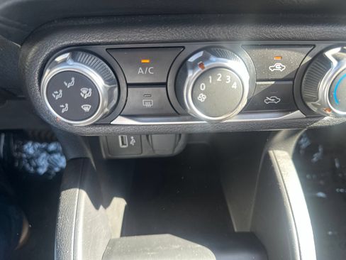 Used 2024 Nissan Versa S w/ S Plus Package FWD image 19